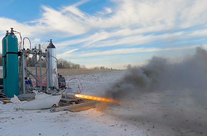Hybrid Rocket Engine Hot Fire